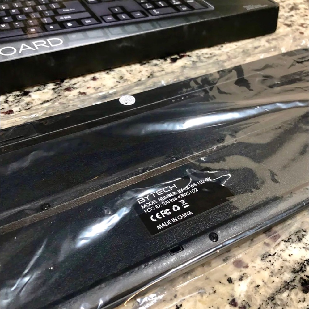 Bytech Wireless KeyBoard - Picture 6 of 8
